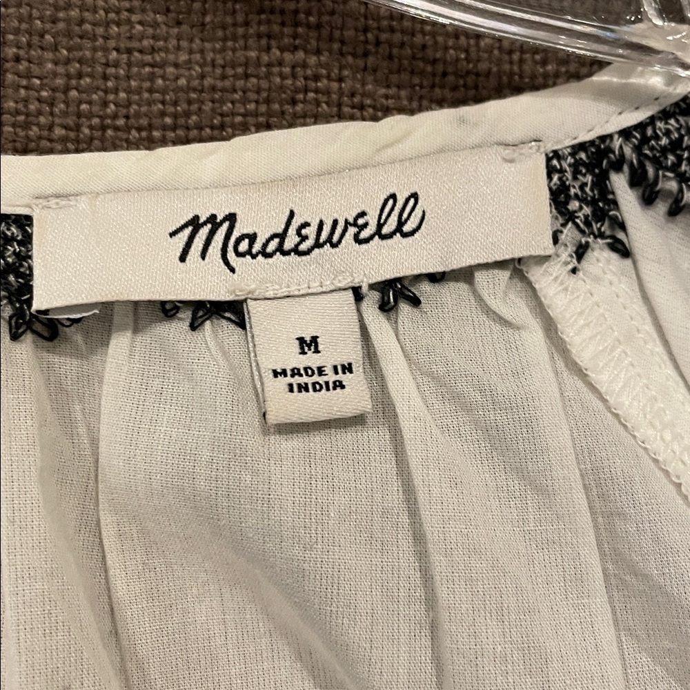 Madewell Embroidered Flutter Sleeve Top Size M - Picture 11 of 12